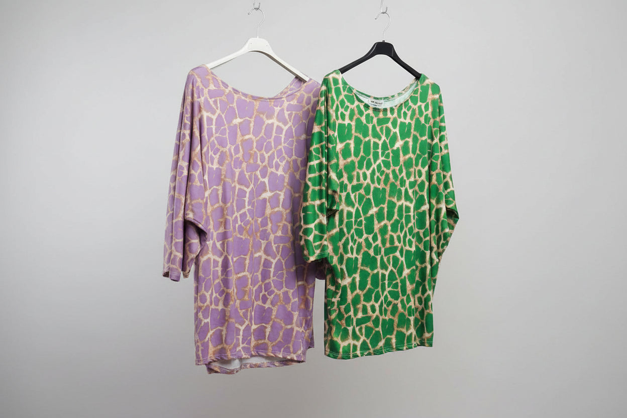 Fledermaus Ärmel-Shirt mit Leo Muster