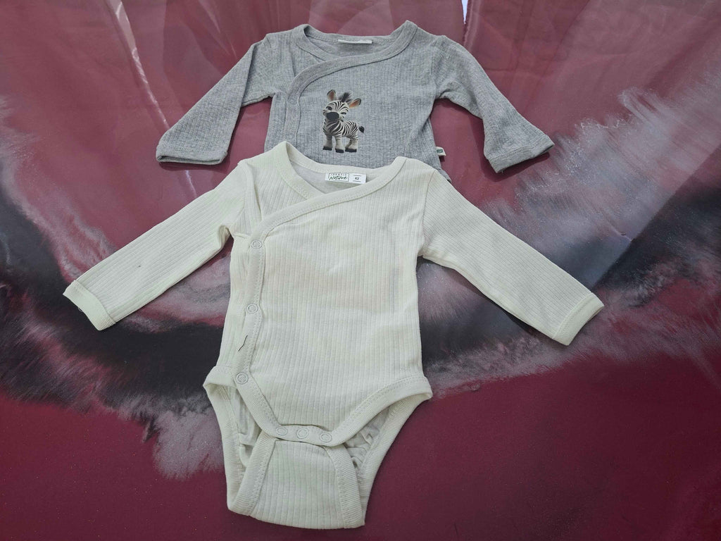 Personalisierte Baby-Bodys in vielen Farben, und jedes kann mit Sprüchen oder Motiven hergestellt werden. - Nicky's Kleiderstuebchen