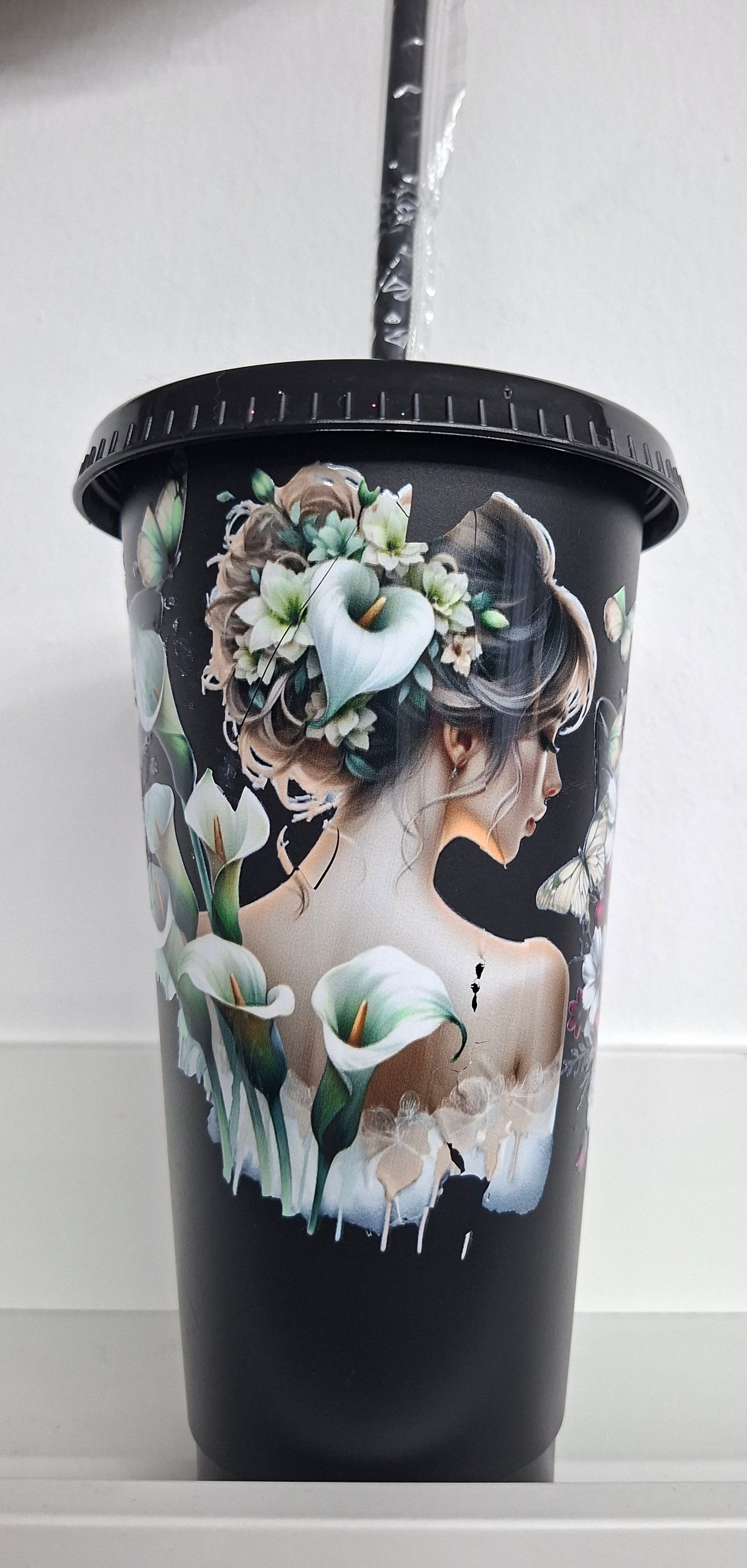 Trinkbecher mit Deckel und Strohhalm in Schwarz – Einzigartige Designs für jeden Anlass - Nicky's Kleiderstuebchen