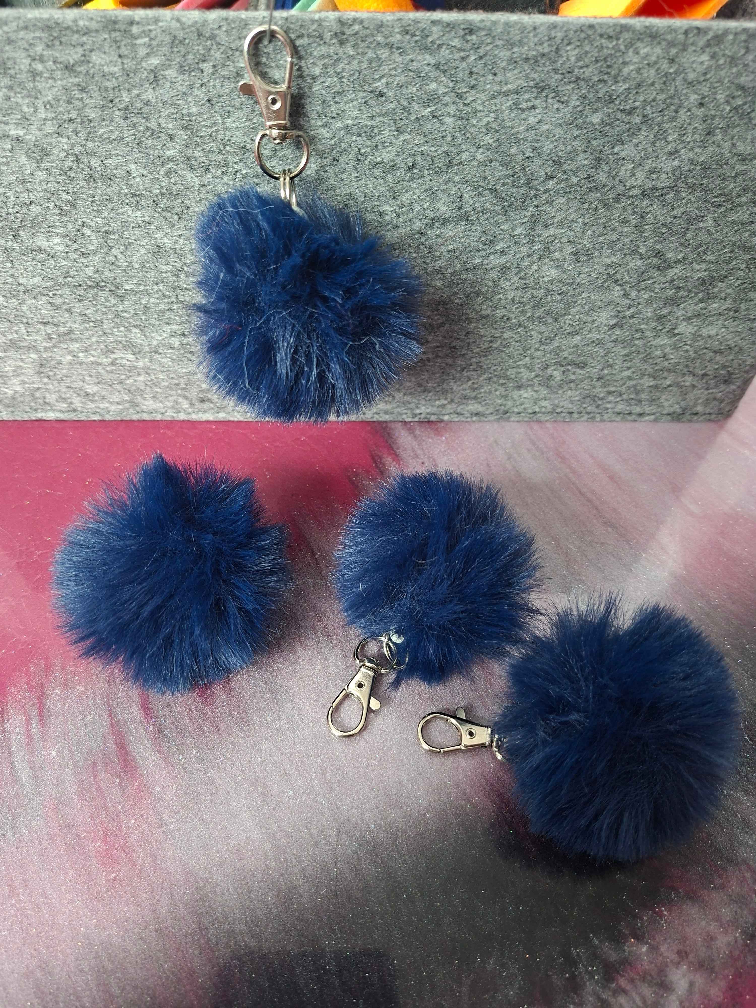 Puschel Anhänger Kaninchenfell - Stilvolles Accessoire für jeden Anlass - Nicky's Kleiderstuebchen