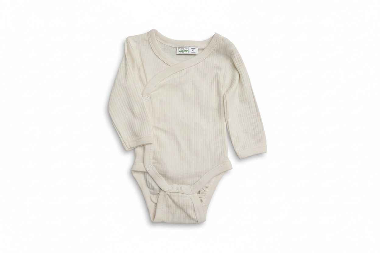 Personalisierte Baby-Bodys in vielen Farben, und jedes kann mit Sprüchen oder Motiven hergestellt werden. - Nicky's Kleiderstuebchen